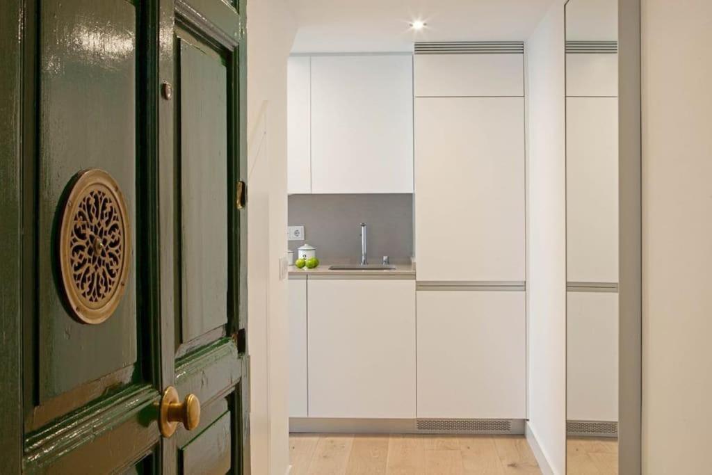 Luminoso Apartamento Con Terraza En Sol Apartment Мадрид Екстериор снимка