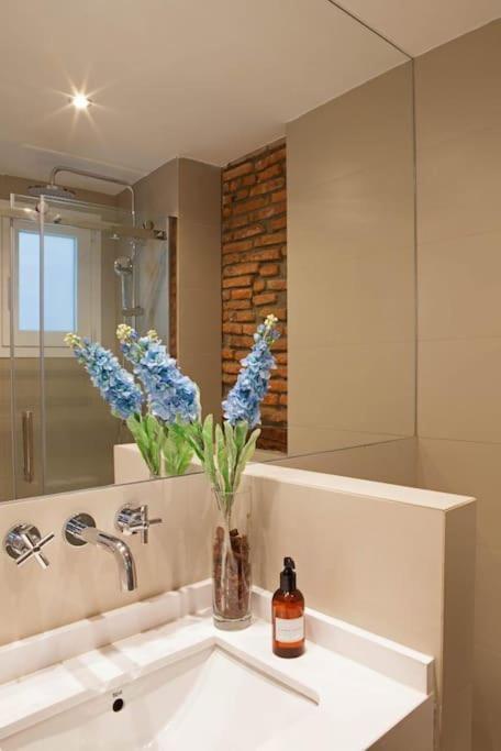 Luminoso Apartamento Con Terraza En Sol Apartment Мадрид Екстериор снимка